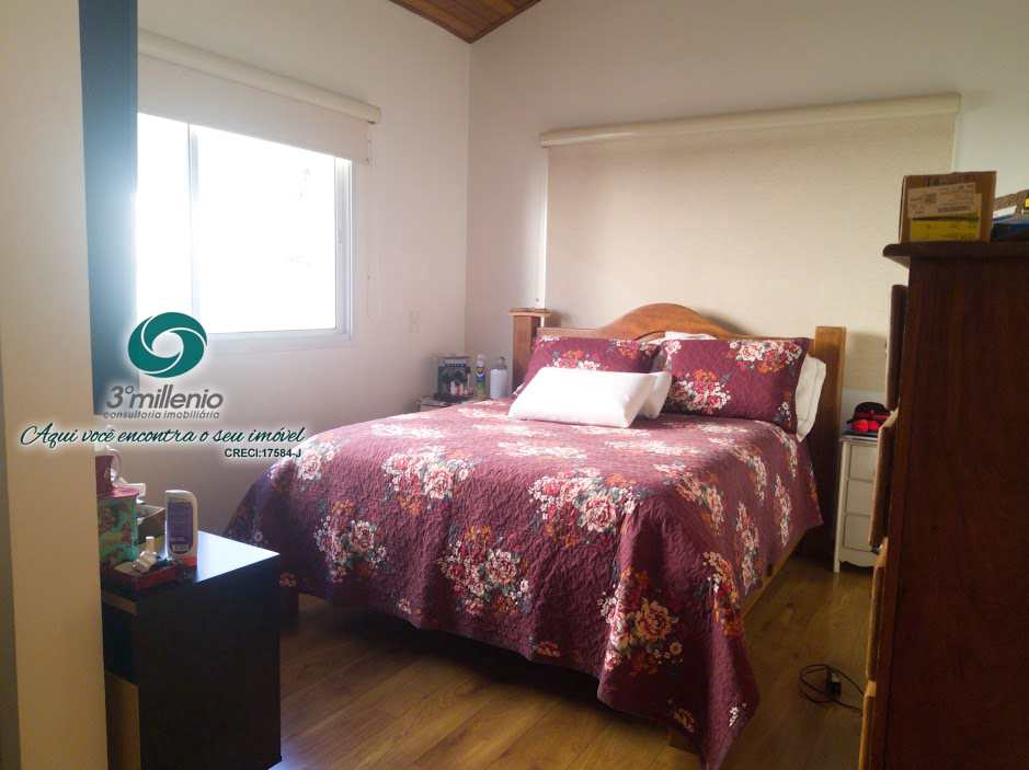 Casa em Cotia, no bairro Jardim Colibri