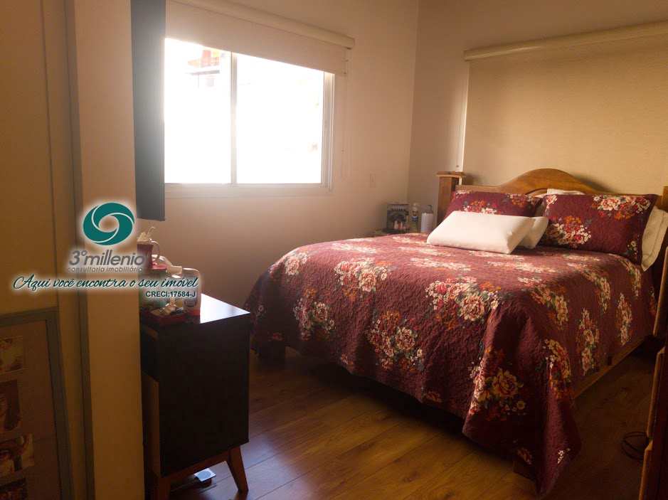 Casa em Cotia, no bairro Jardim Colibri