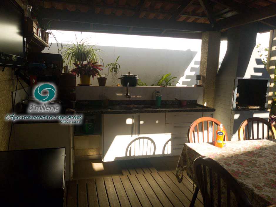 Casa em Cotia, no bairro Jardim Colibri