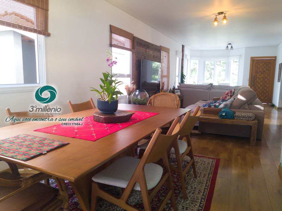 Casa em Cotia, no bairro Jardim Colibri