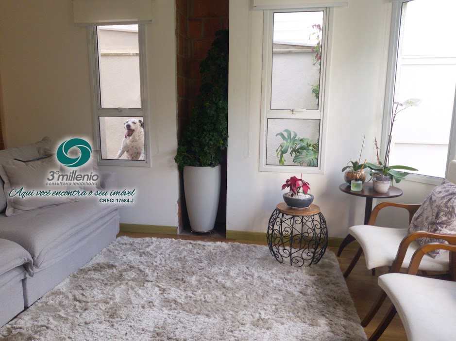 Casa em Cotia, no bairro Jardim Colibri