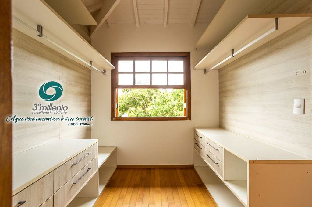 Casa em Carapicuíba, no bairro Chácara dos Lagos