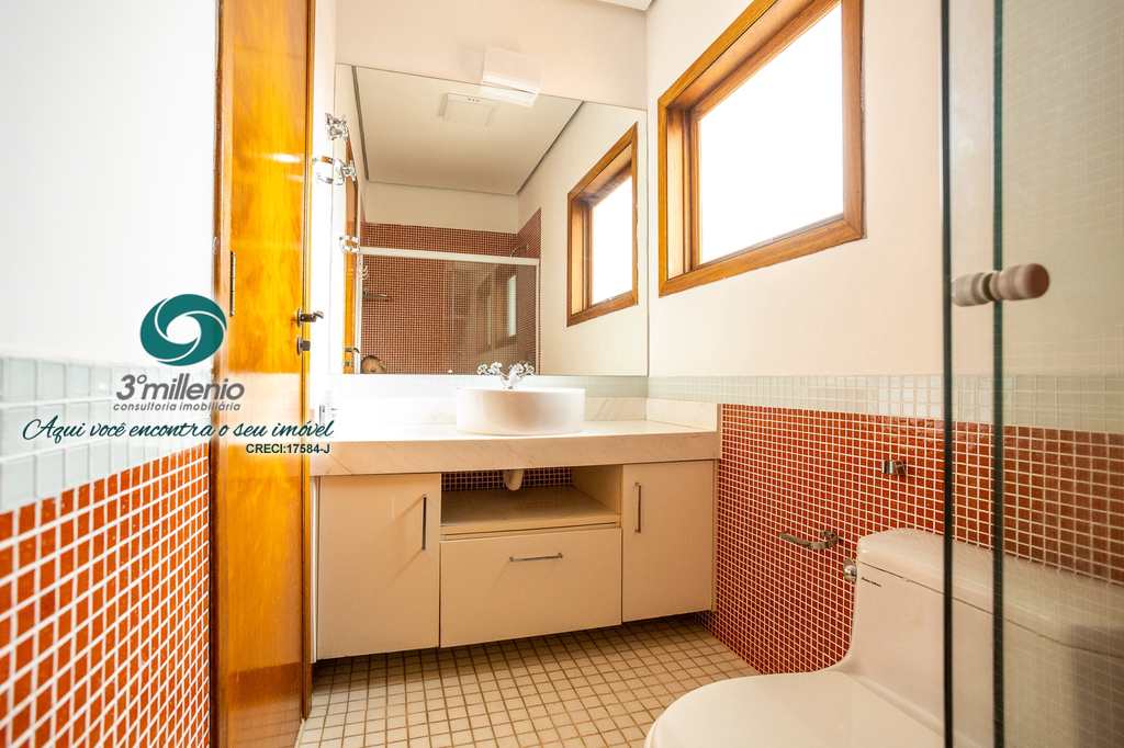 Casa em Carapicuíba, no bairro Chácara dos Lagos