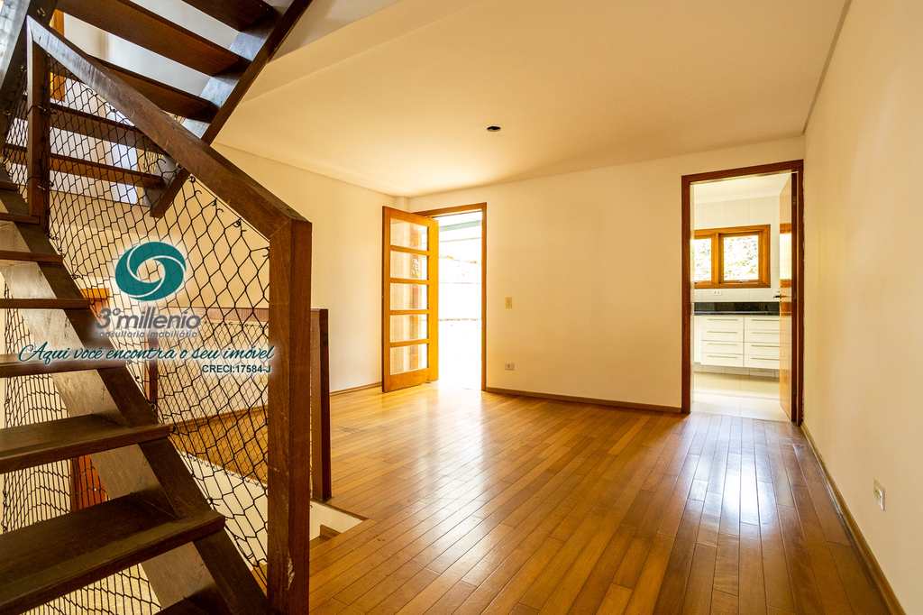 Casa em Carapicuíba, no bairro Chácara dos Lagos
