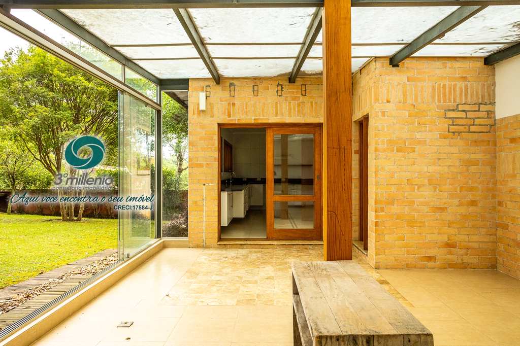 Casa em Carapicuíba, no bairro Chácara dos Lagos