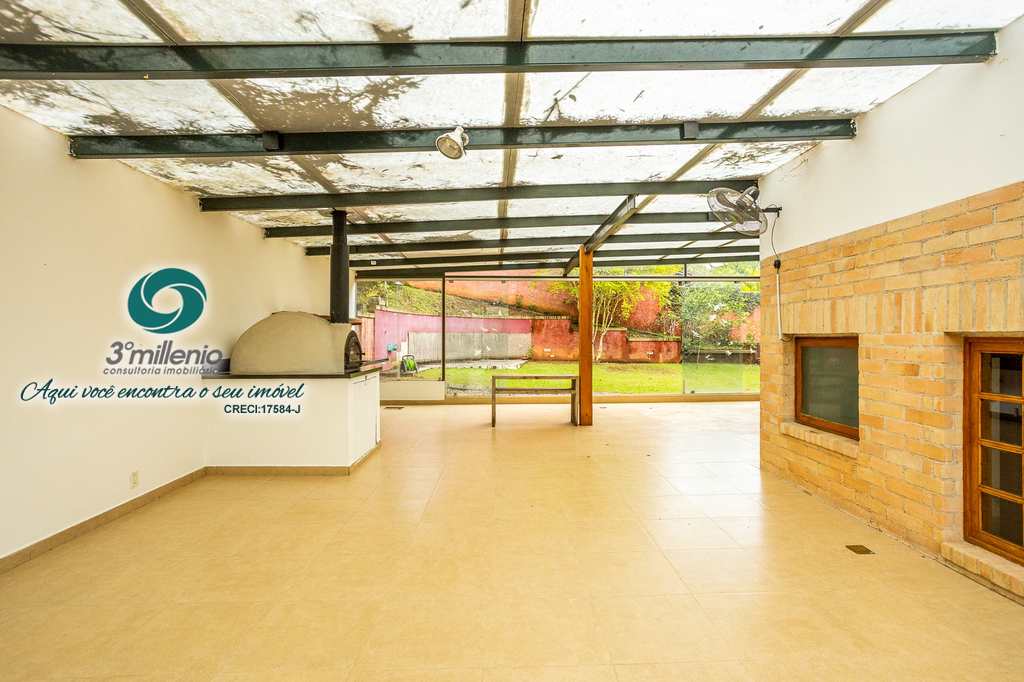 Casa em Carapicuíba, no bairro Chácara dos Lagos