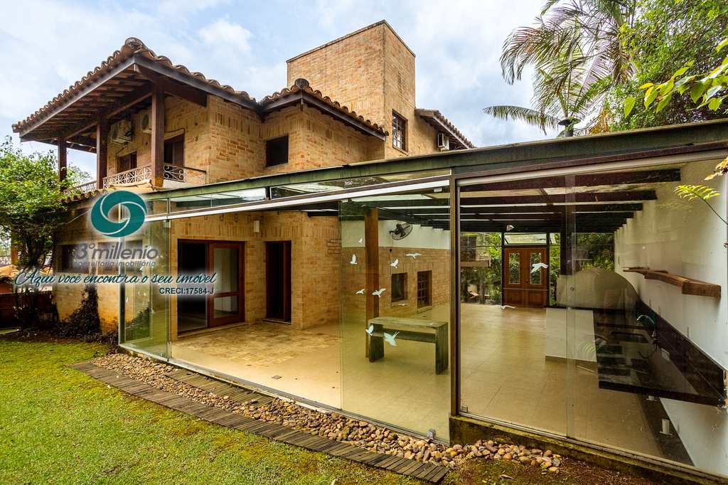 Casa em Carapicuíba, no bairro Chácara dos Lagos