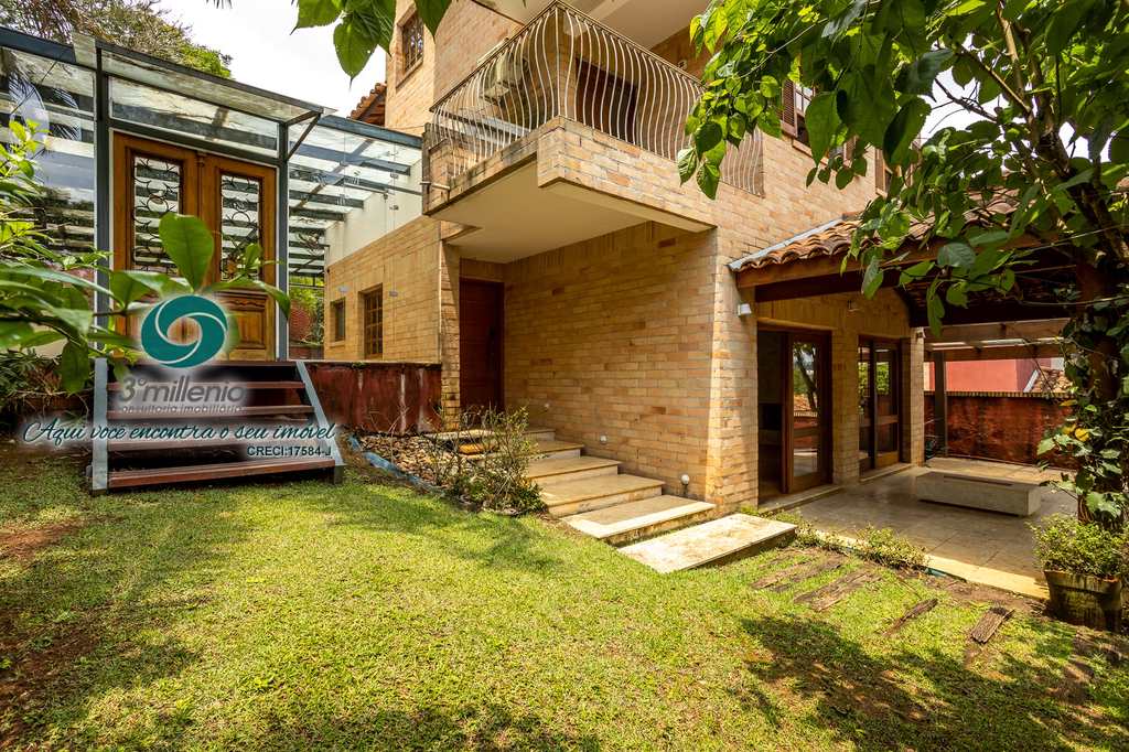 Casa em Carapicuíba, no bairro Chácara dos Lagos