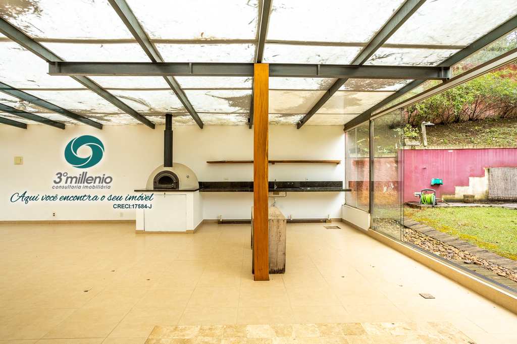 Casa em Carapicuíba, no bairro Chácara dos Lagos