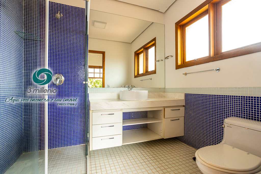 Casa em Carapicuíba, no bairro Chácara dos Lagos