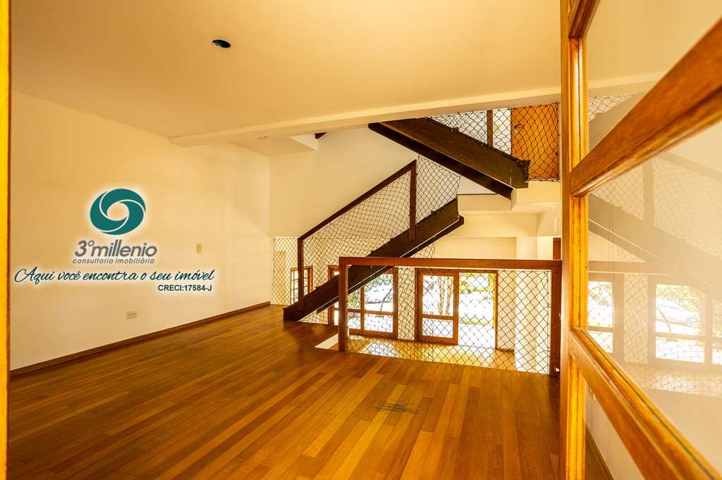 Casa em Carapicuíba, no bairro Chácara dos Lagos