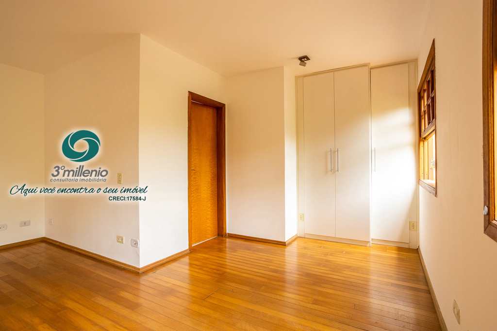 Casa em Carapicuíba, no bairro Chácara dos Lagos