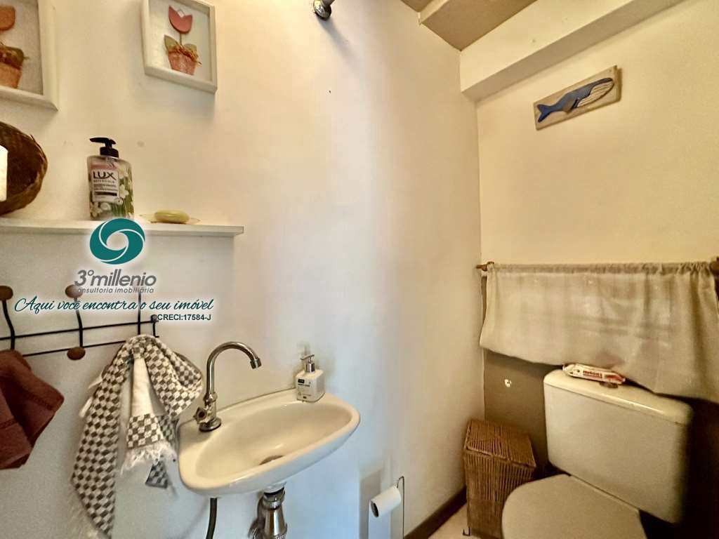 Casa em Carapicuíba, no bairro Parque Ideal