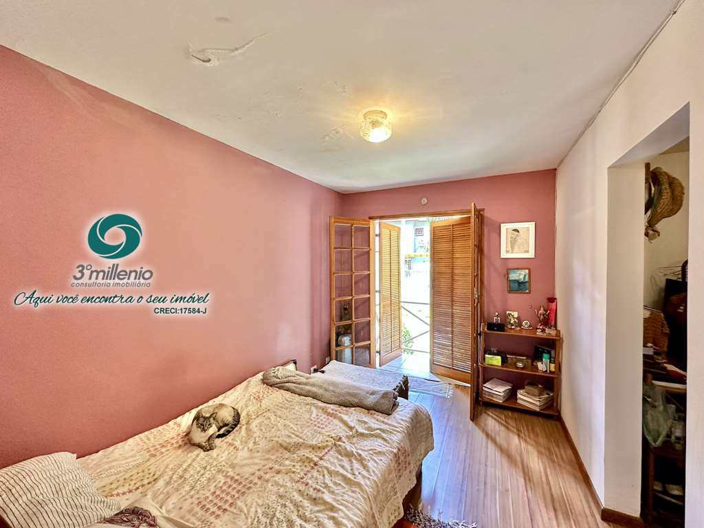 Casa em Carapicuíba, no bairro Parque Ideal