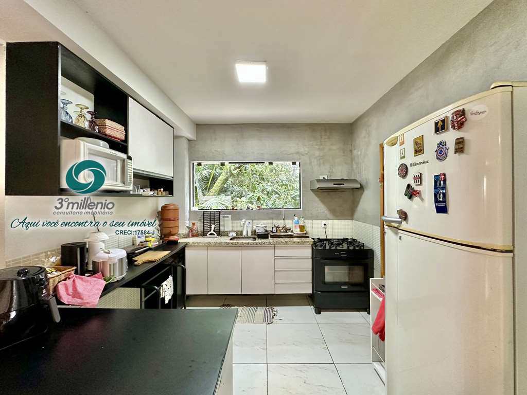 Casa em Carapicuíba, no bairro Parque Ideal