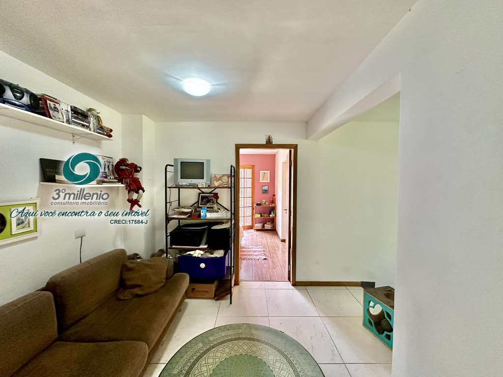 Casa em Carapicuíba, no bairro Parque Ideal