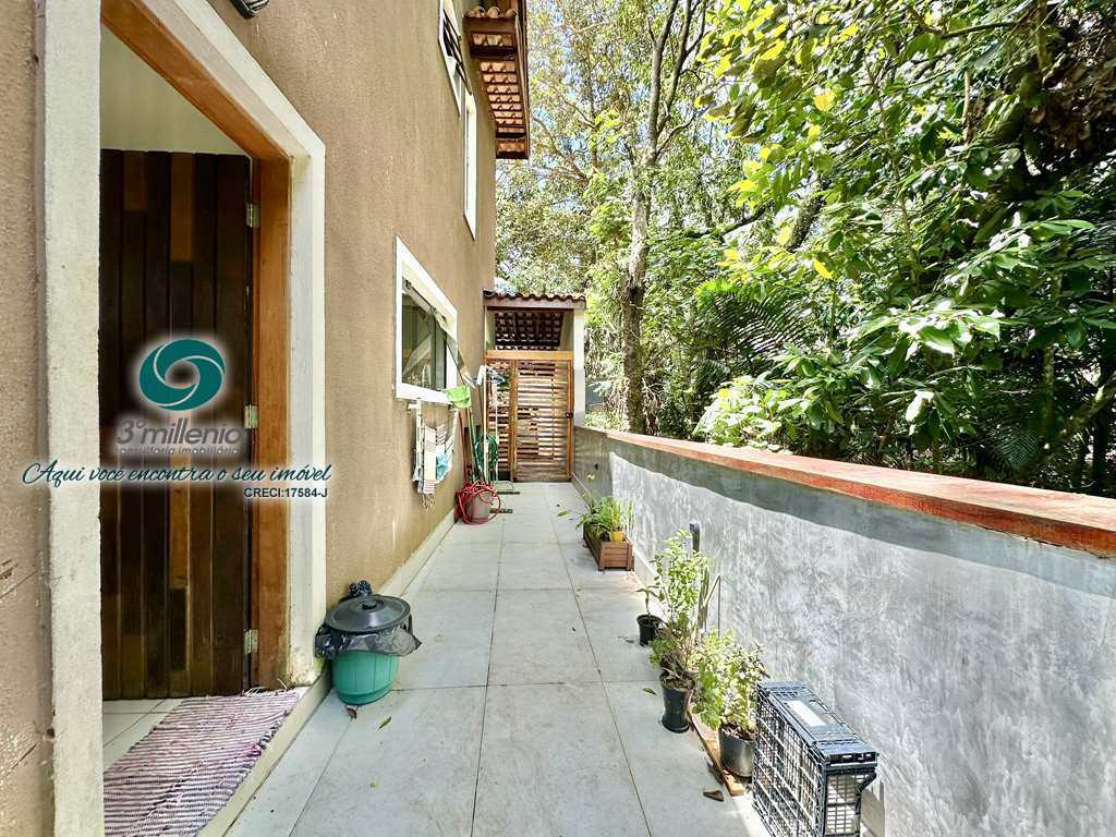 Casa em Carapicuíba, no bairro Parque Ideal