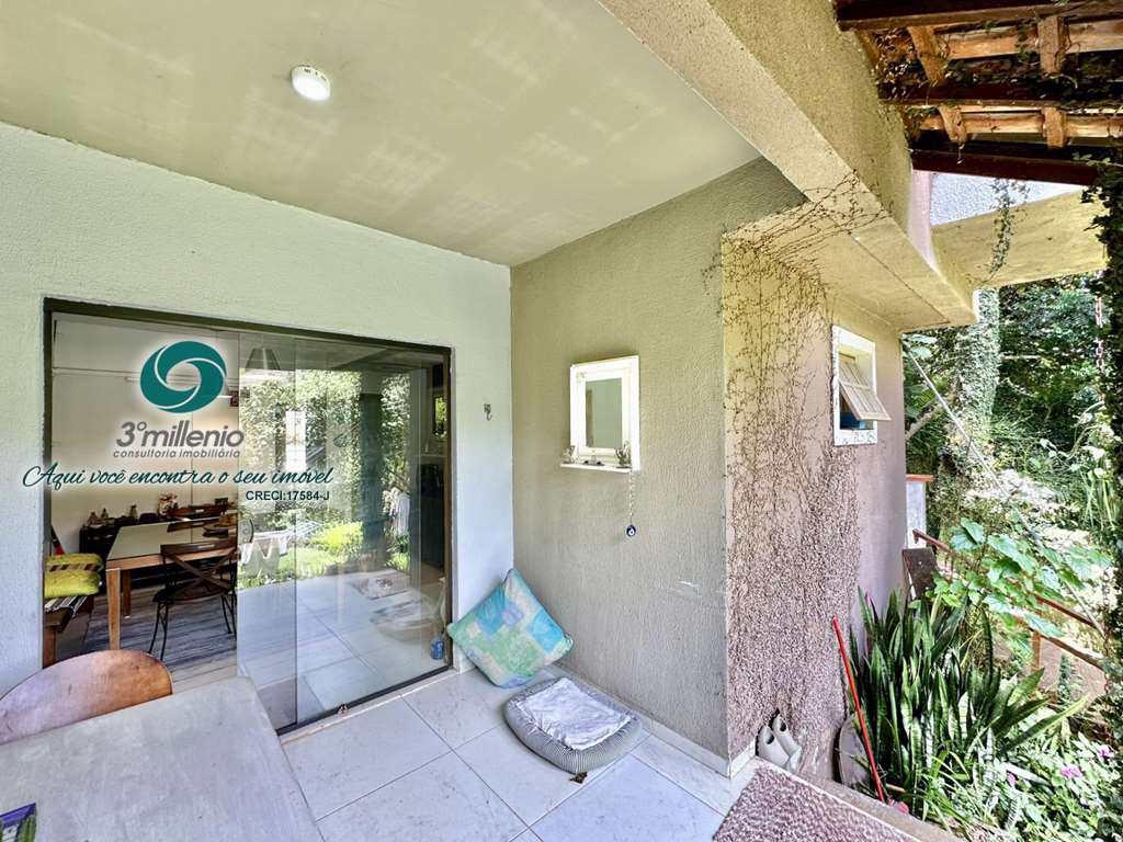 Casa em Carapicuíba, no bairro Parque Ideal