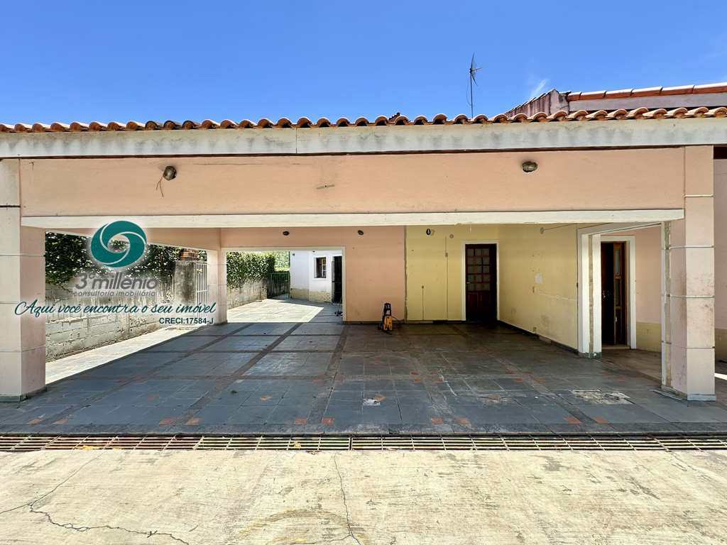 Casa em Carapicuíba, no bairro Jardim Ana Estela