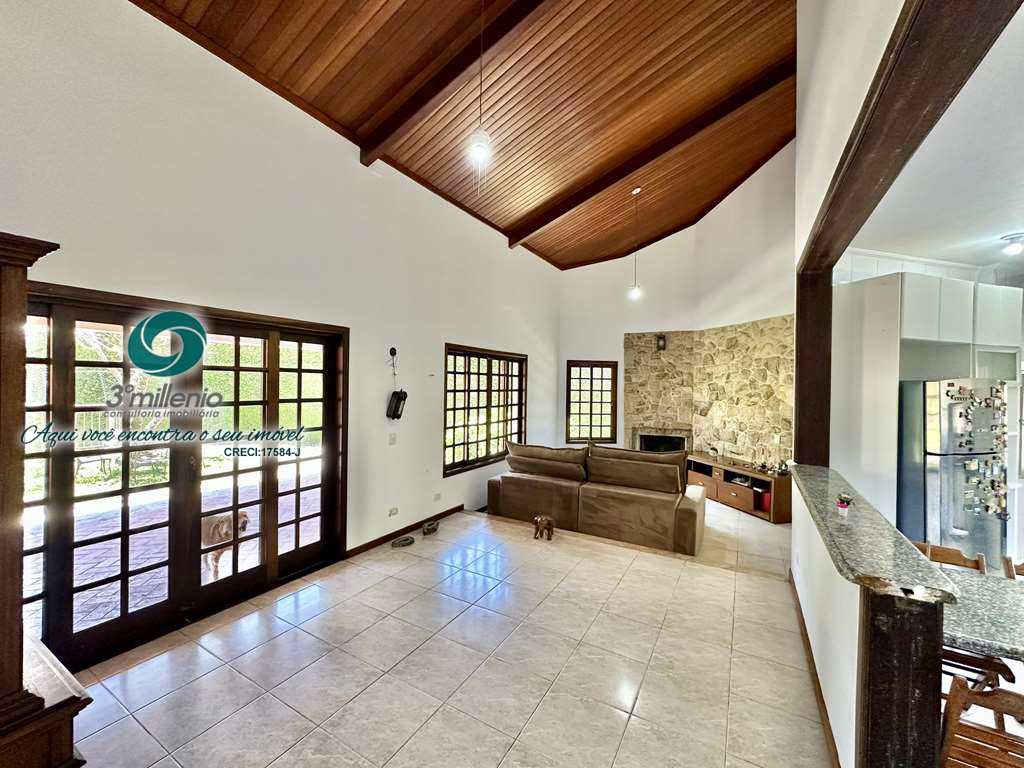 Casa em Carapicuíba, no bairro Jardim Ana Estela