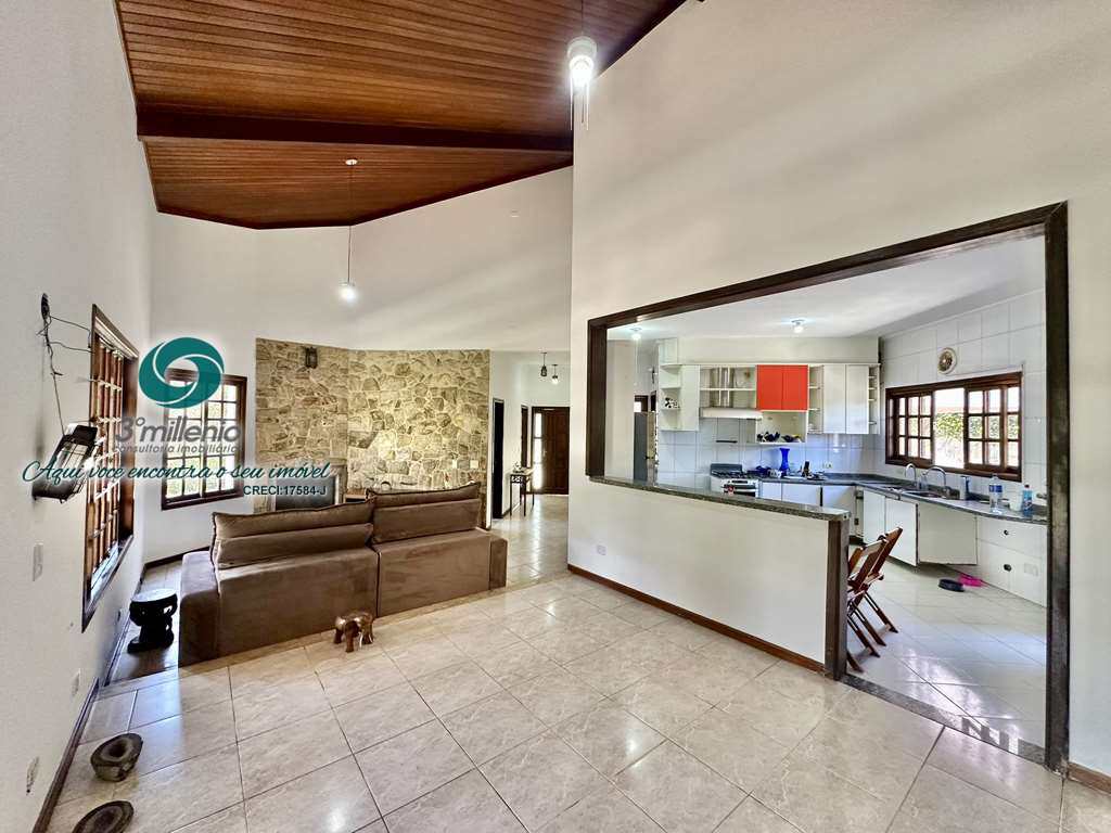 Casa em Carapicuíba, no bairro Jardim Ana Estela