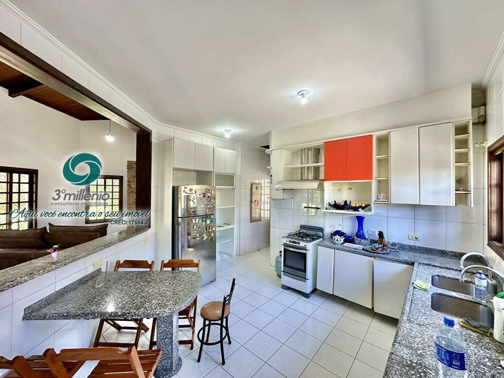 Casa em Carapicuíba, no bairro Jardim Ana Estela