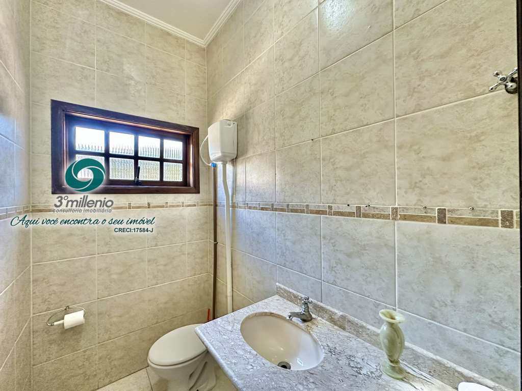 Casa em Carapicuíba, no bairro Jardim Ana Estela