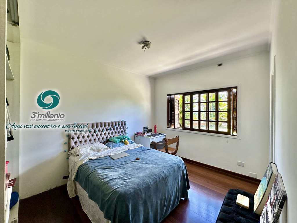 Casa em Carapicuíba, no bairro Jardim Ana Estela