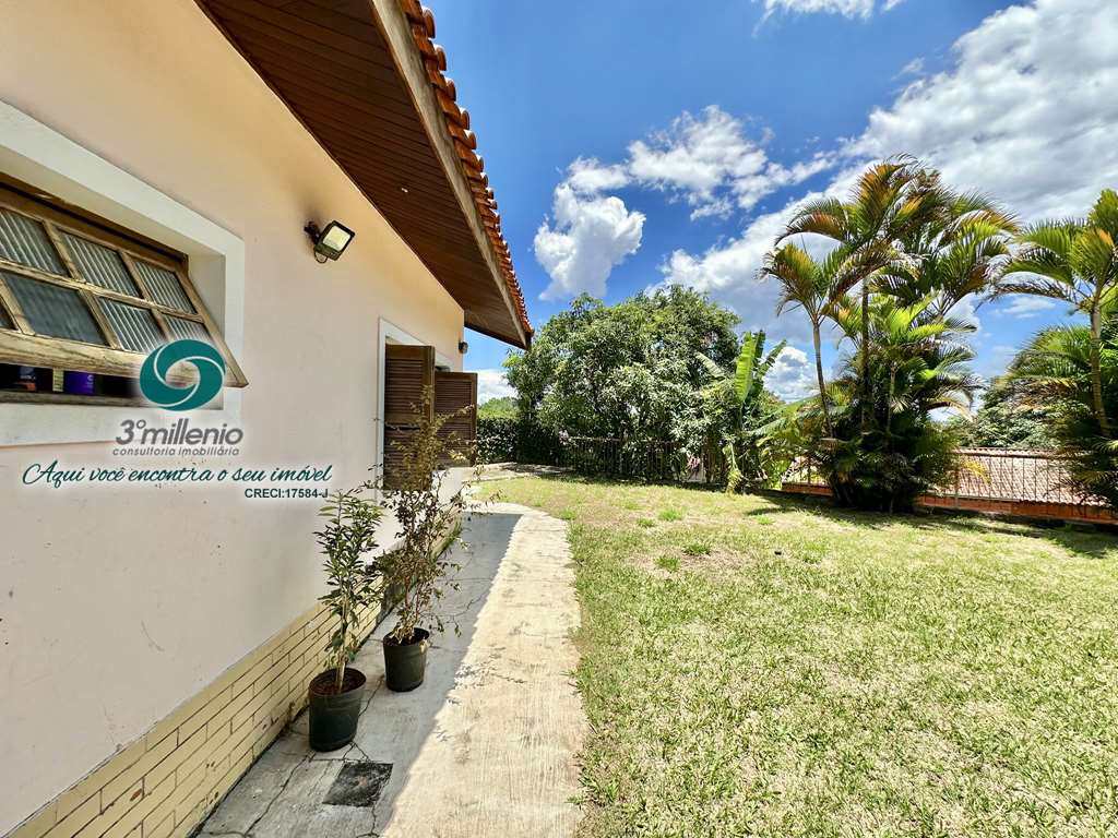 Casa em Carapicuíba, no bairro Jardim Ana Estela