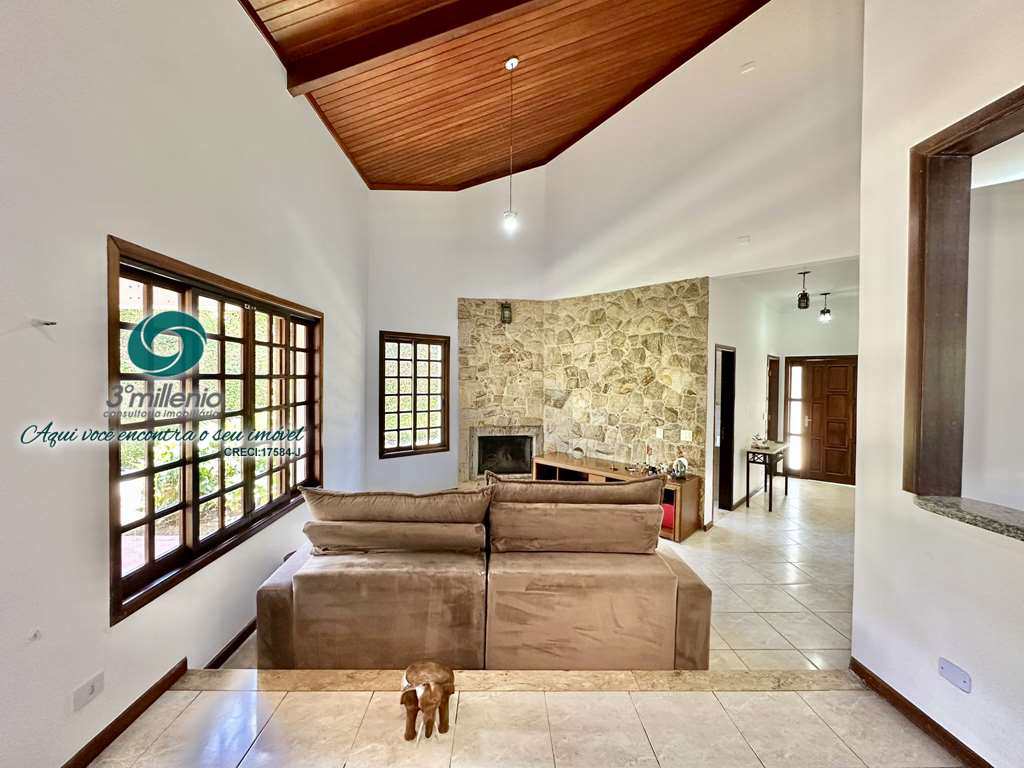 Casa em Carapicuíba, no bairro Jardim Ana Estela