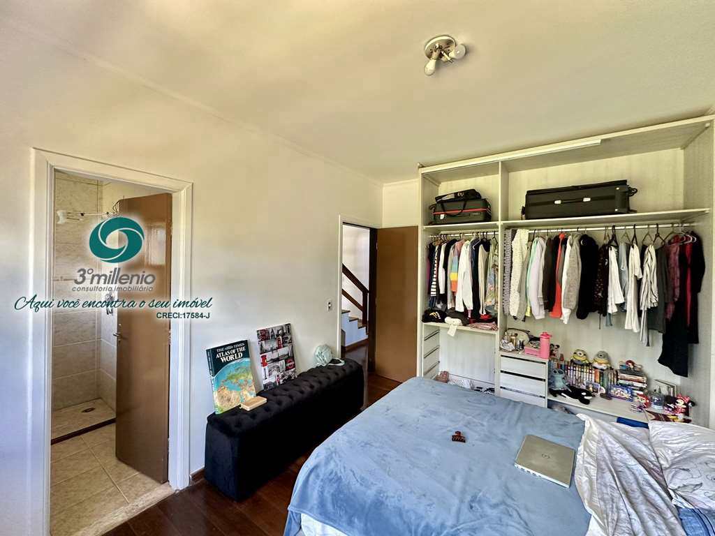 Casa em Carapicuíba, no bairro Jardim Ana Estela