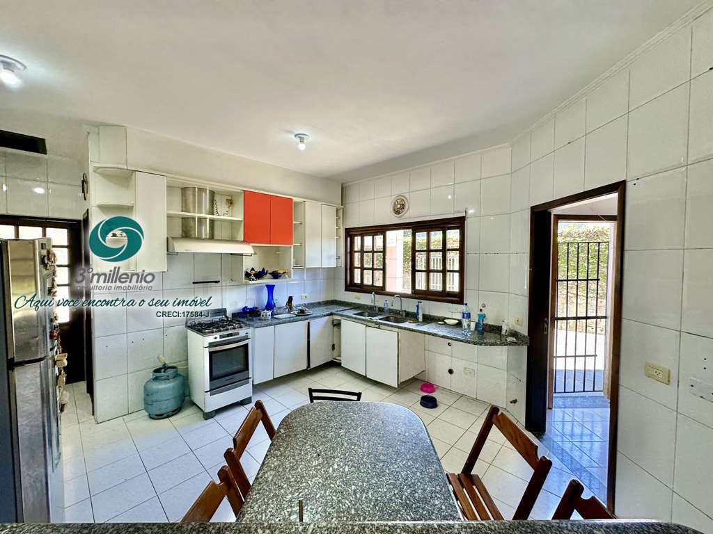 Casa em Carapicuíba, no bairro Jardim Ana Estela