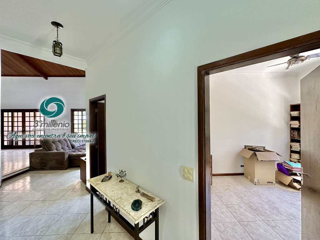 Casa em Carapicuíba, no bairro Jardim Ana Estela