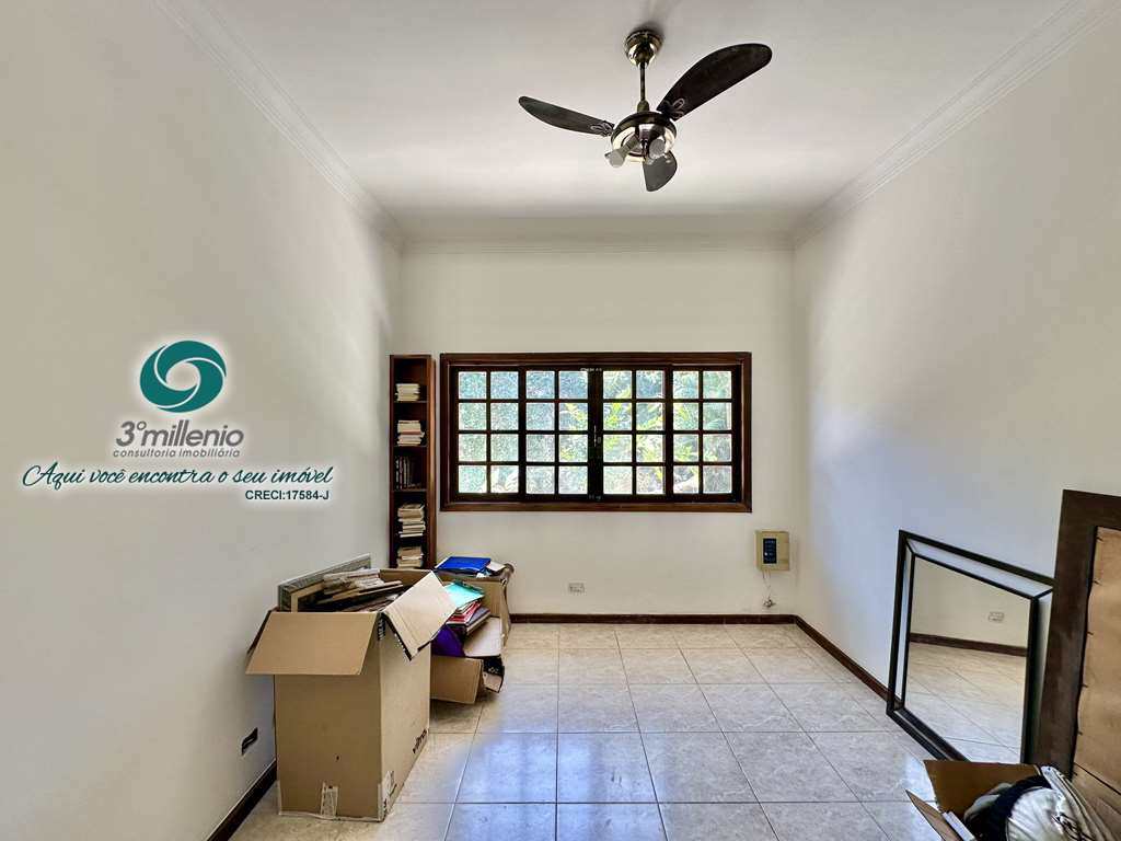 Casa em Carapicuíba, no bairro Jardim Ana Estela