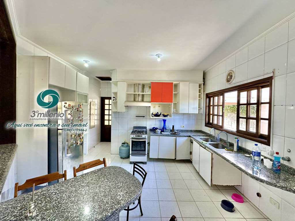Casa em Carapicuíba, no bairro Jardim Ana Estela