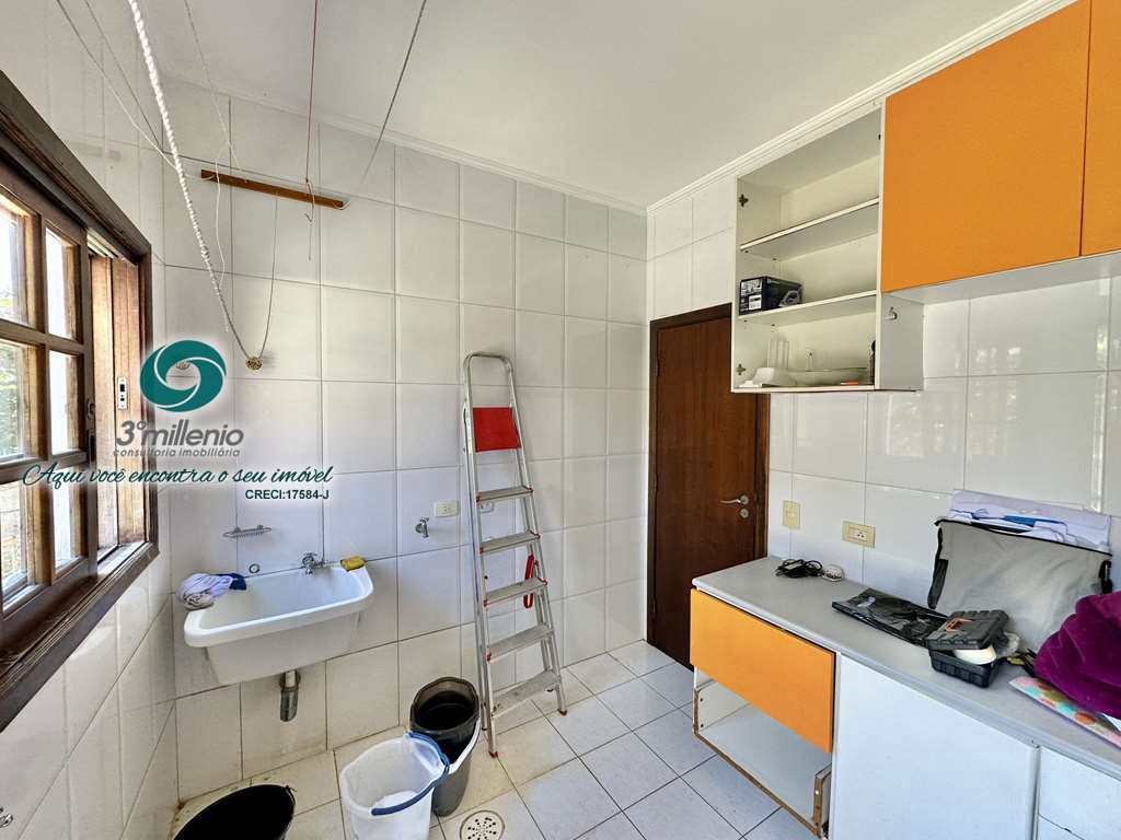 Casa em Carapicuíba, no bairro Jardim Ana Estela
