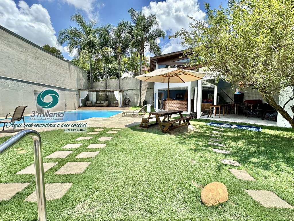 Casa em Cotia, no bairro Granja Viana II