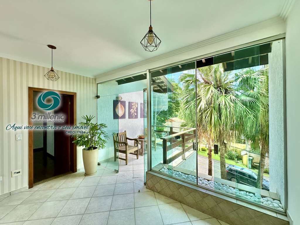 Casa em Cotia, no bairro Granja Viana II
