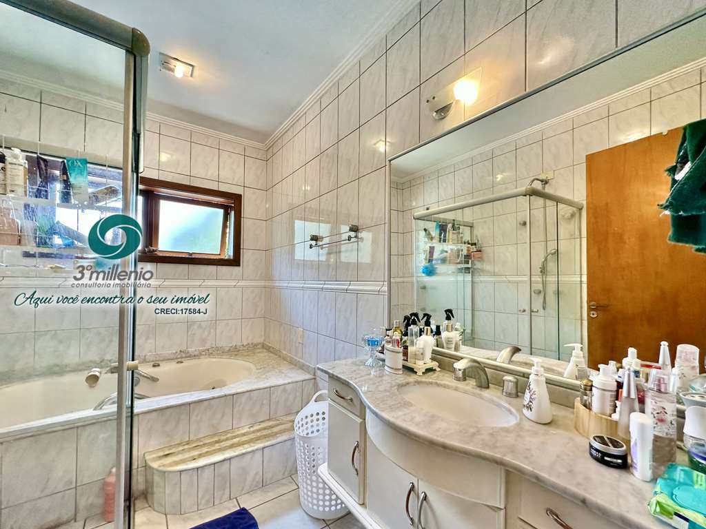 Casa em Cotia, no bairro Granja Viana II