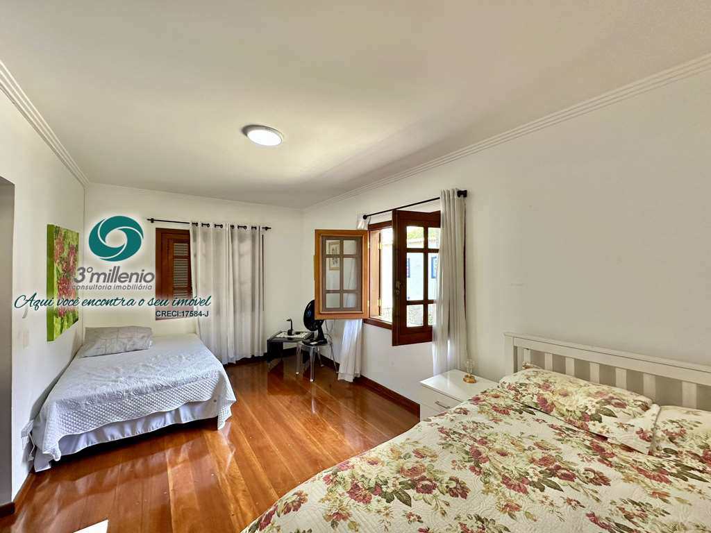 Casa em Cotia, no bairro Granja Viana II
