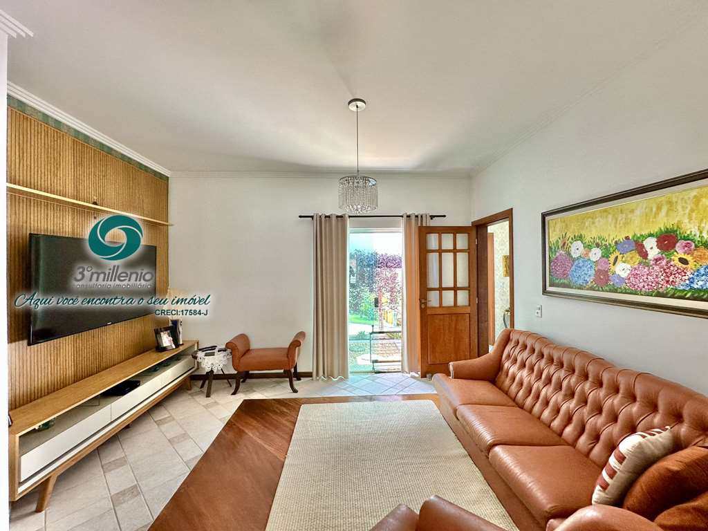 Casa em Cotia, no bairro Granja Viana II