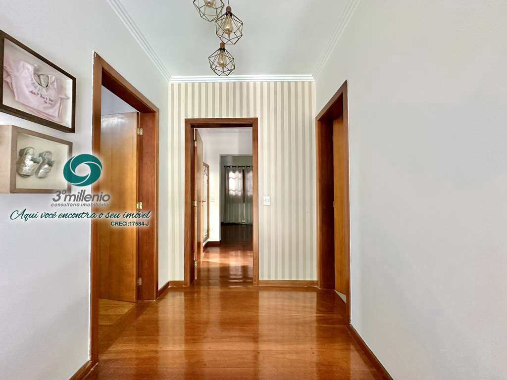Casa em Cotia, no bairro Granja Viana II
