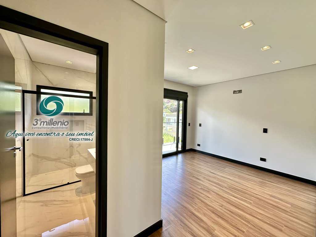 Casa em Cotia, no bairro São Paulo II