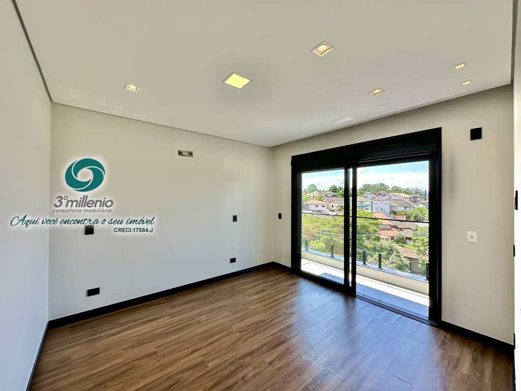 Casa em Cotia, no bairro São Paulo II