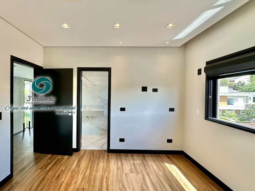 Casa em Cotia, no bairro São Paulo II