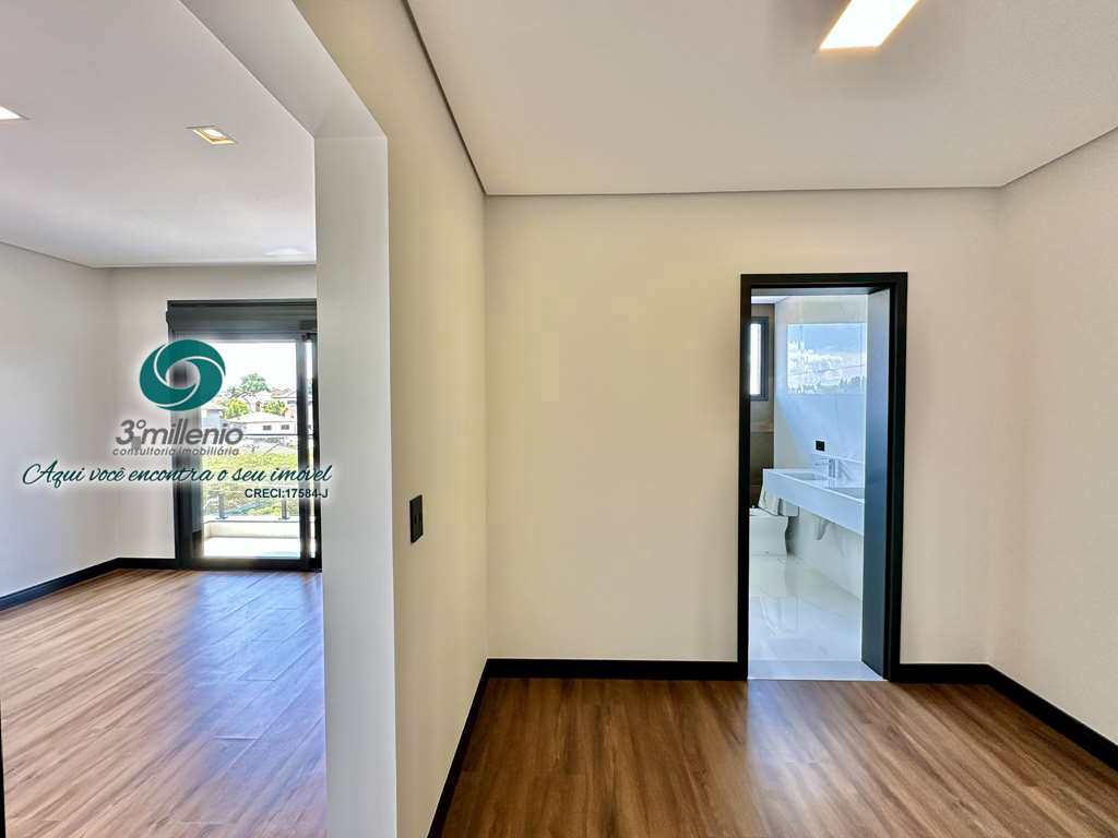 Casa em Cotia, no bairro São Paulo II