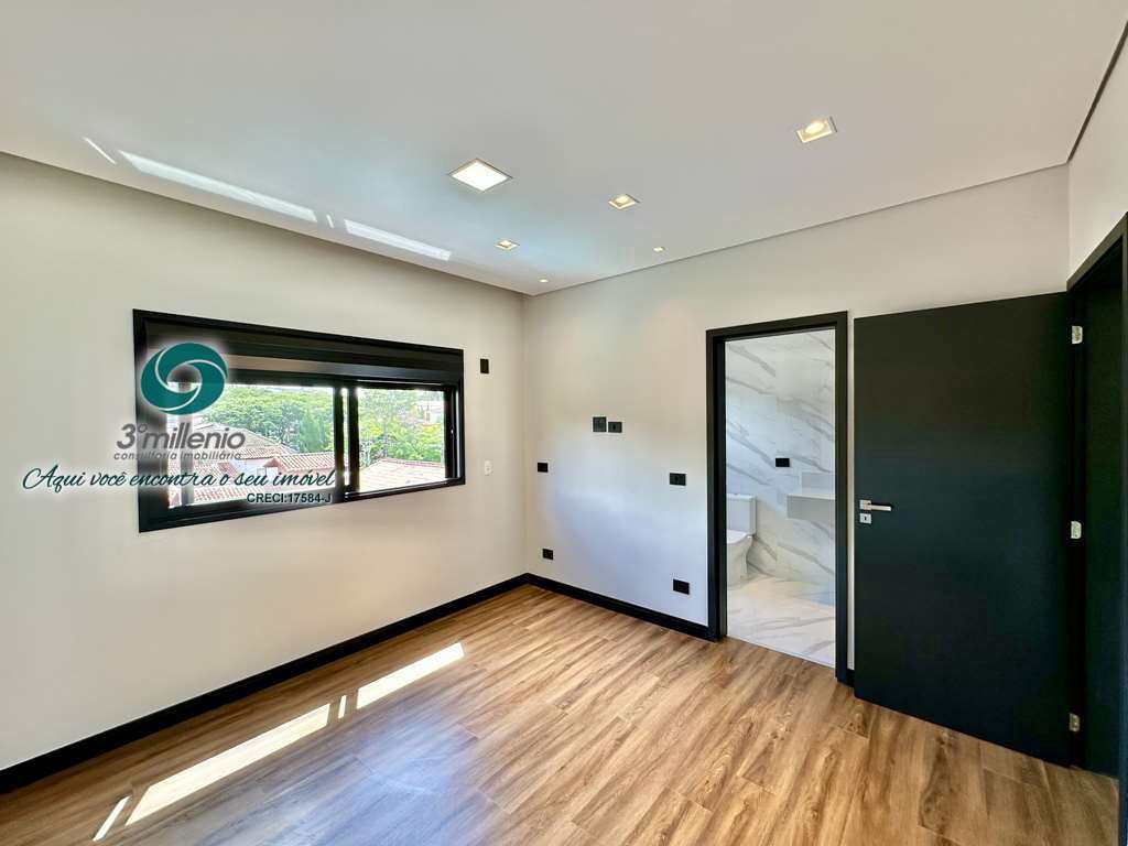 Casa em Cotia, no bairro São Paulo II