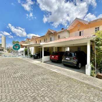 Casa em Cotia, bairro Chácara Pavoeiro