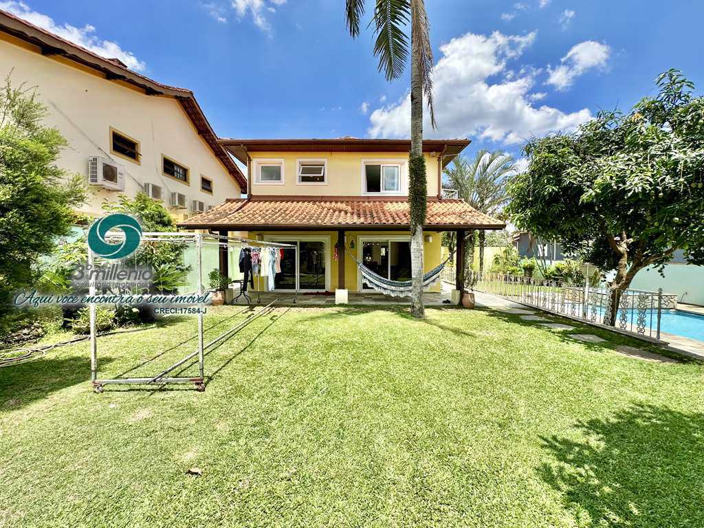 Casa em Cotia, no bairro São Paulo II