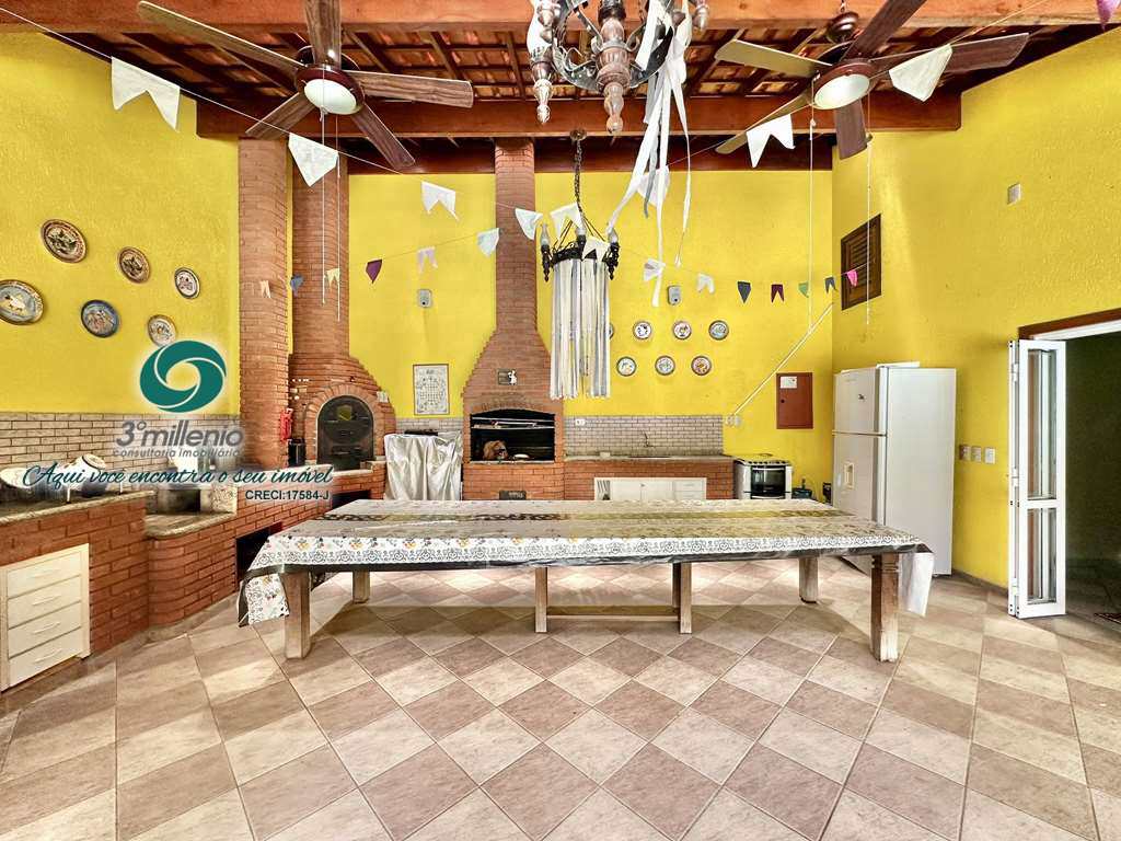 Casa em Cotia, no bairro São Paulo II